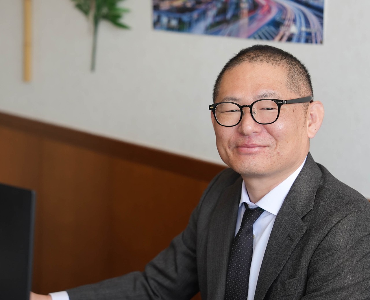 代表取締役社長 岩満俊一郎